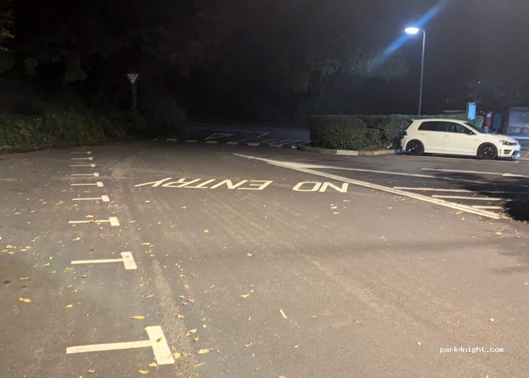 (RG24 8TF) Lychpit - Great Binfields Road — foto 2