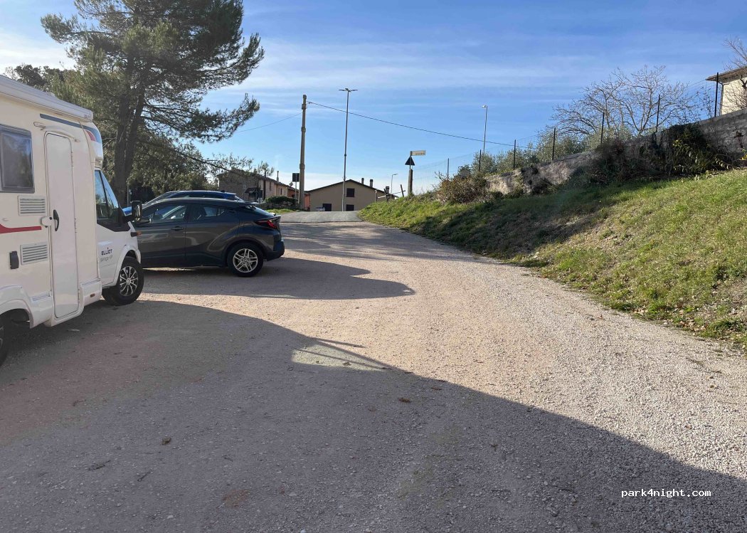 (06023) Gualdo Tadino - Via Zoccolanti — foto 3