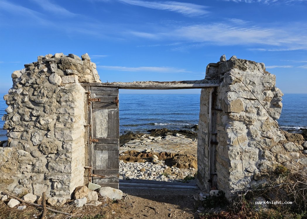 (70054) Giovinazzo - Strada Statale 16 — foto 2