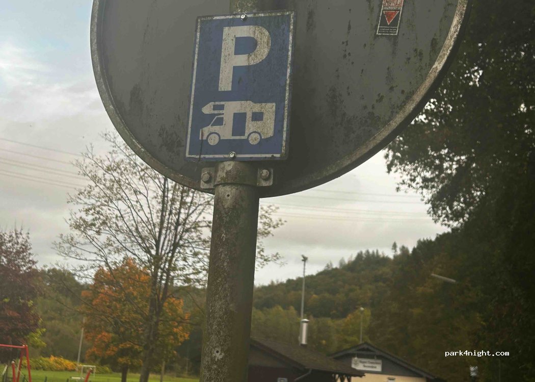 (57520) Grünebach - 2 Zum Sportplatz — foto