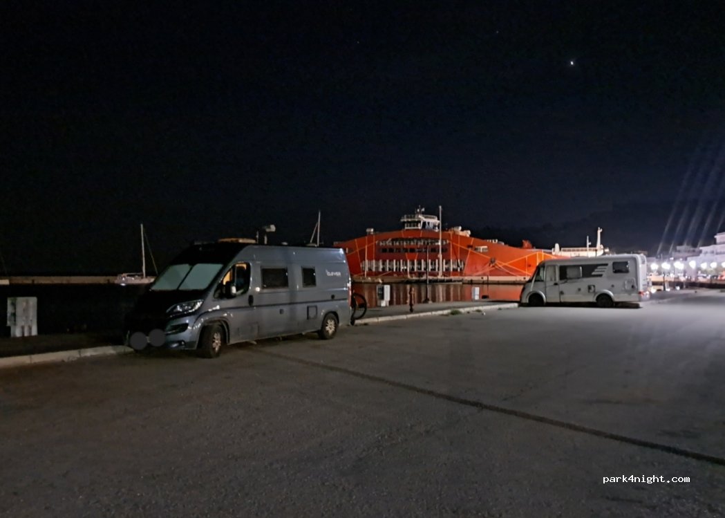 (640 04) Limenas Thassos - 39 18is Oktovriou — foto