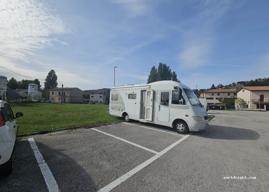 (06027) Scheggia - 16 Via Campo Sportivo — foto