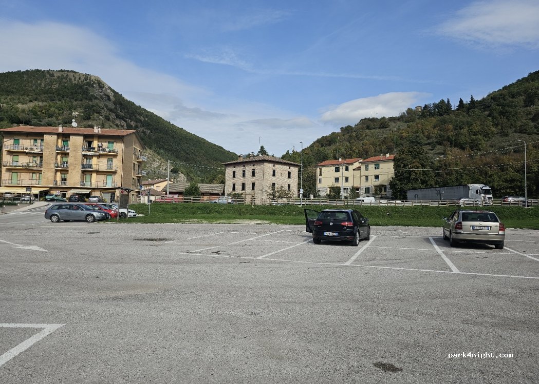 (06027) Scheggia - 16 Via Campo Sportivo — foto 3