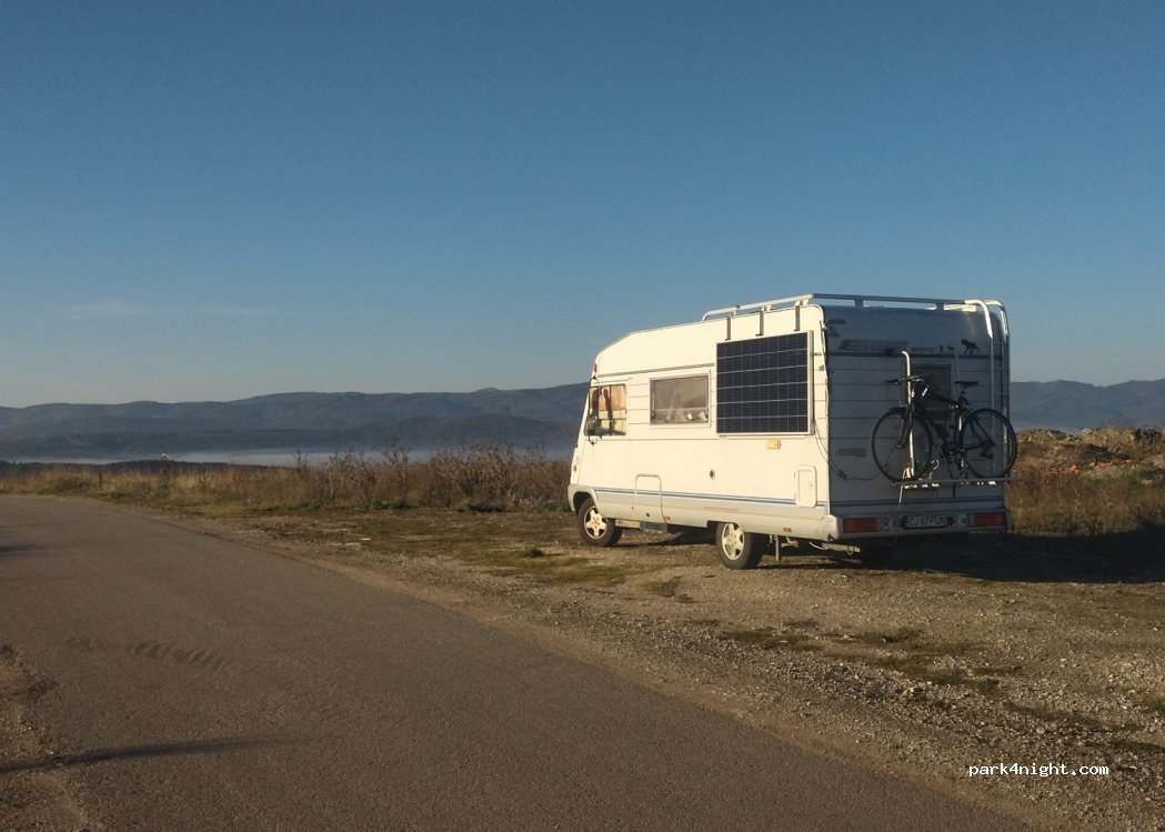 (2210) Dragoman - Unnamed Road — foto