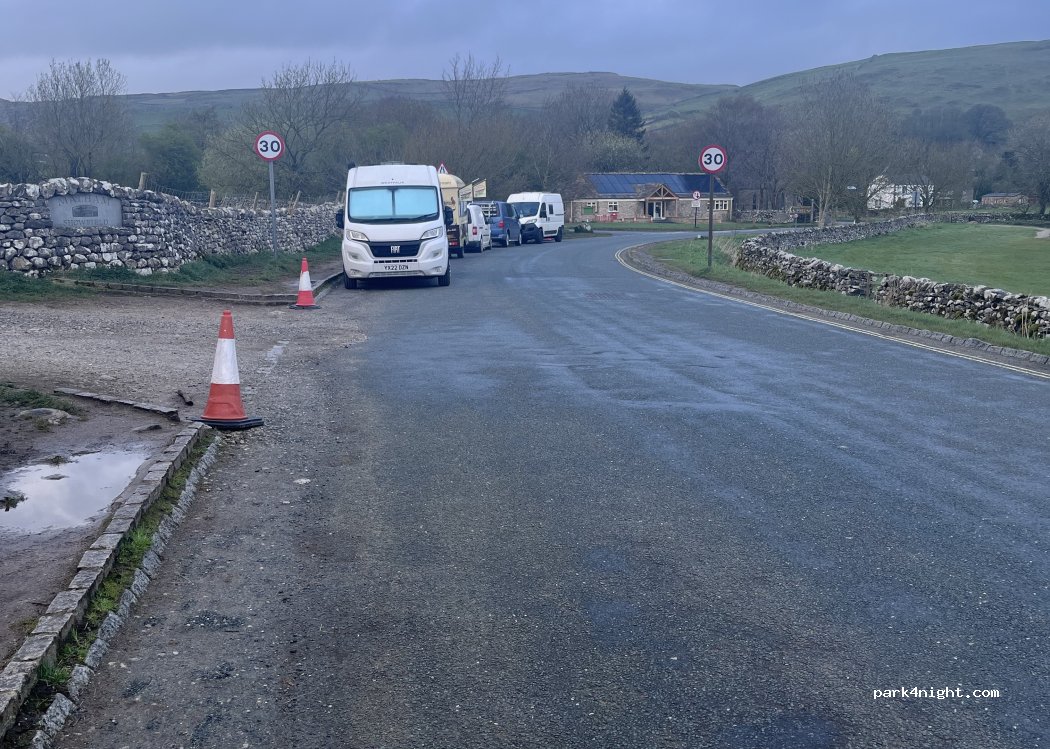 (BD23 4DG) Malham - Chapel Gate — foto 3
