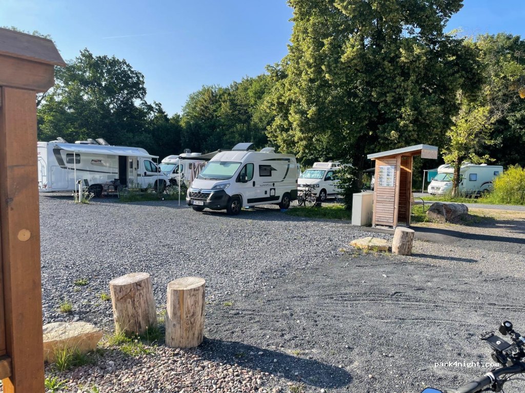 Wohnmobilhafen Externsteine — foto