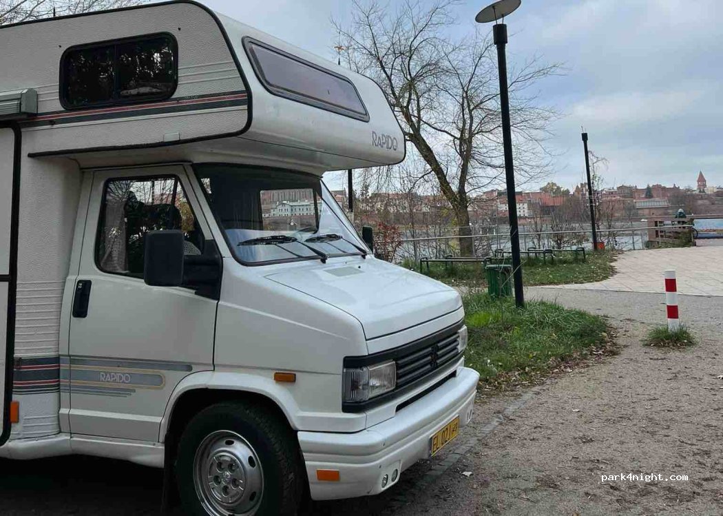 (87-100) Toruń - 4/8 Majdany — foto 5