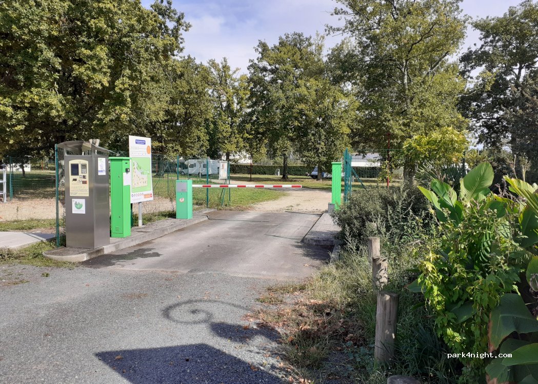 Aire de Brain-sur-Allonnes — foto 4