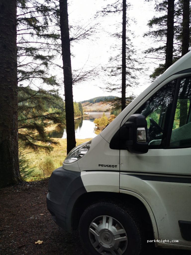 (FK8 3SY)  - Achray Forest Drive — foto