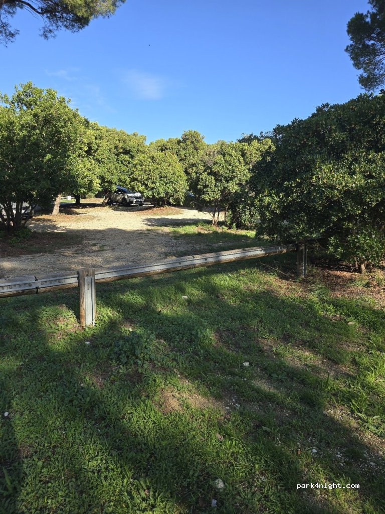(84800) Saumane-de-Vaucluse - 400 Montée du Château — foto 2