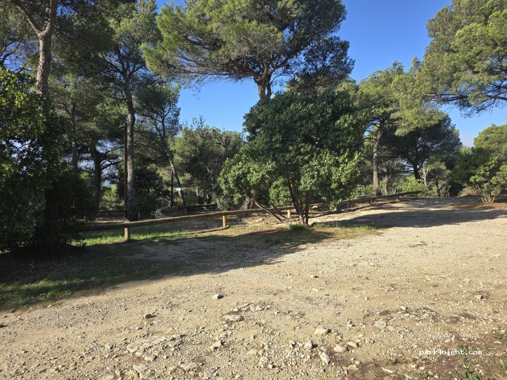 (84800) Saumane-de-Vaucluse - 400 Montée du Château — foto 3