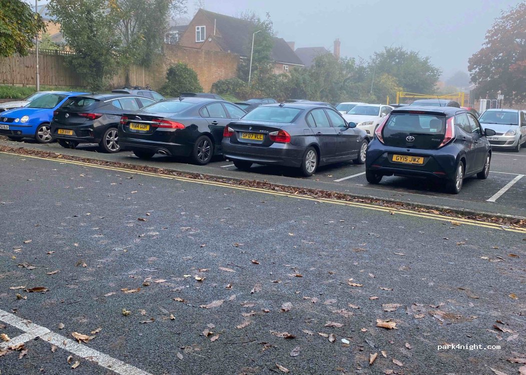 (WD4 8GB) Kings Langley - 3 Edmund Mews — foto