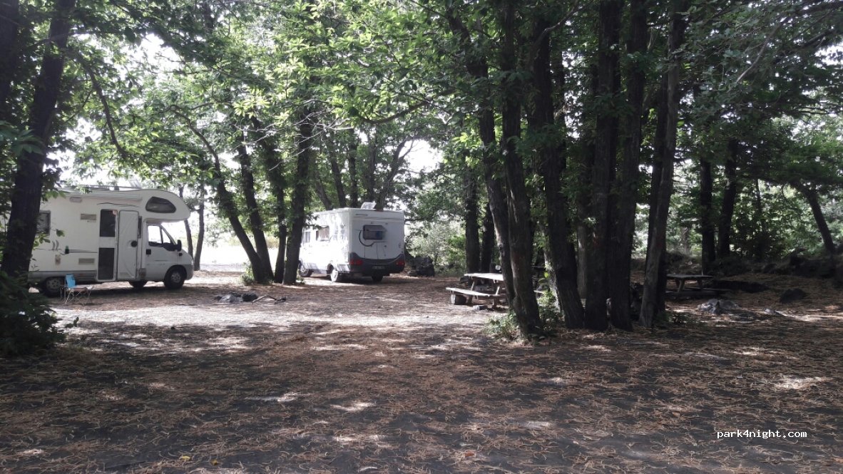 (95019) Zafferana Etnea - Via Isola Morosini — foto
