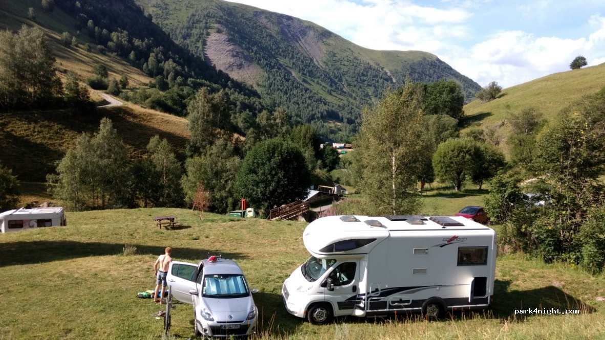 Aire De Bivouac Municipale — foto