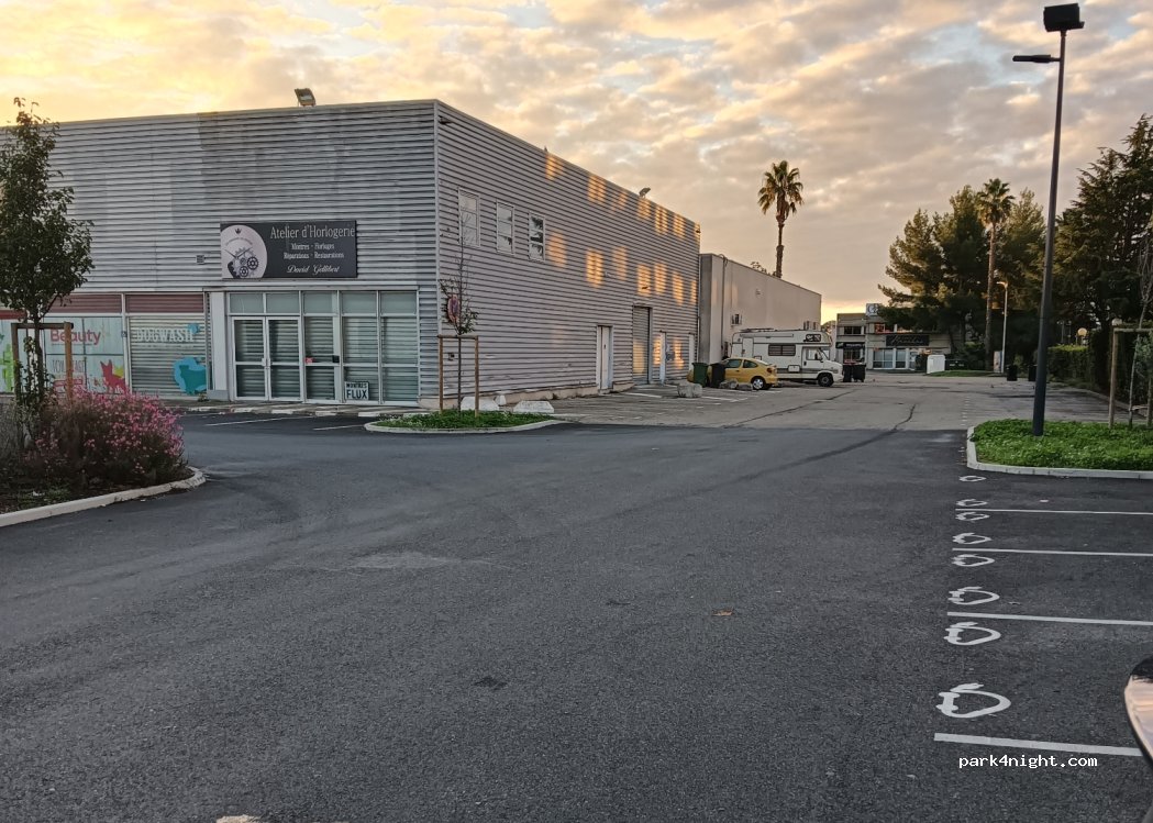 (30900) Nîmes - 134ter Cours Jean Monnet — foto