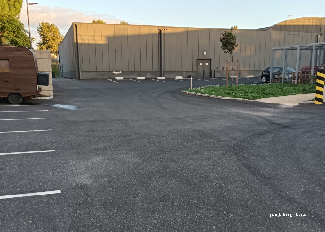 (30900) Nîmes - 134ter Cours Jean Monnet — foto 2