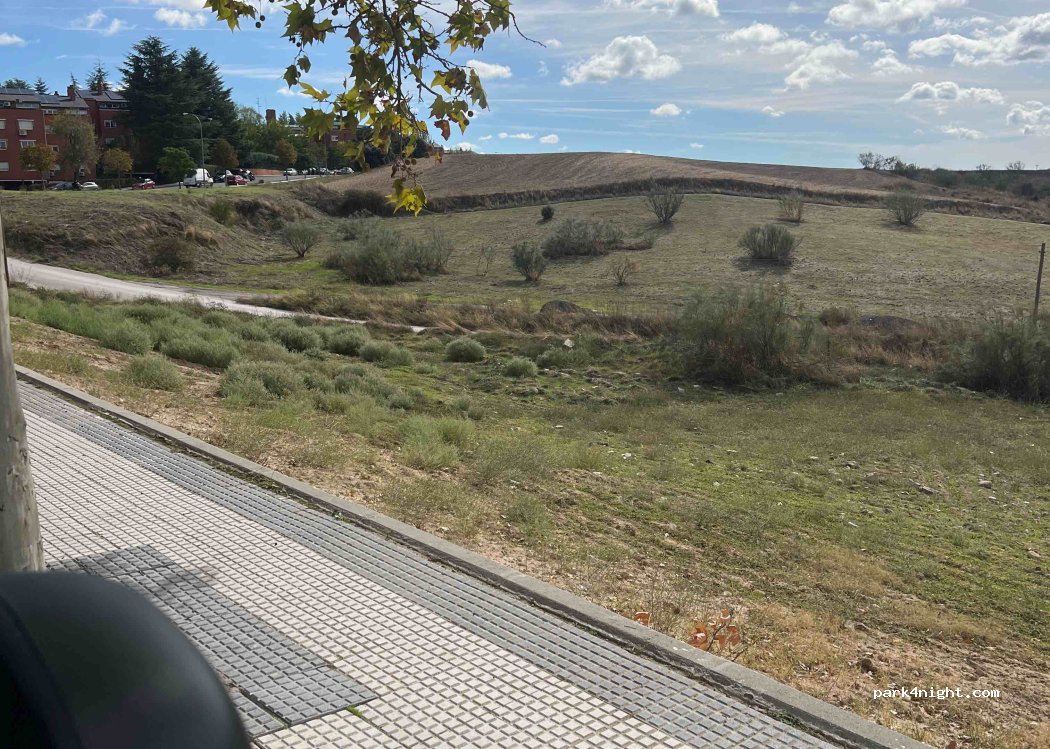 (28220) Majadahonda - 18 Calle Antonio Machado — foto 2