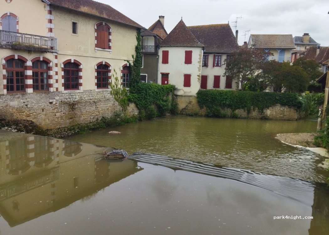 (64270) Salies-de-Béarn - Rue de la Tannerie — foto 3