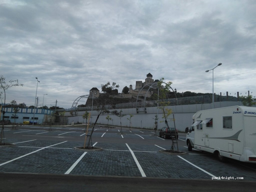 (911 01) Trenčín - Mládežnícka — foto