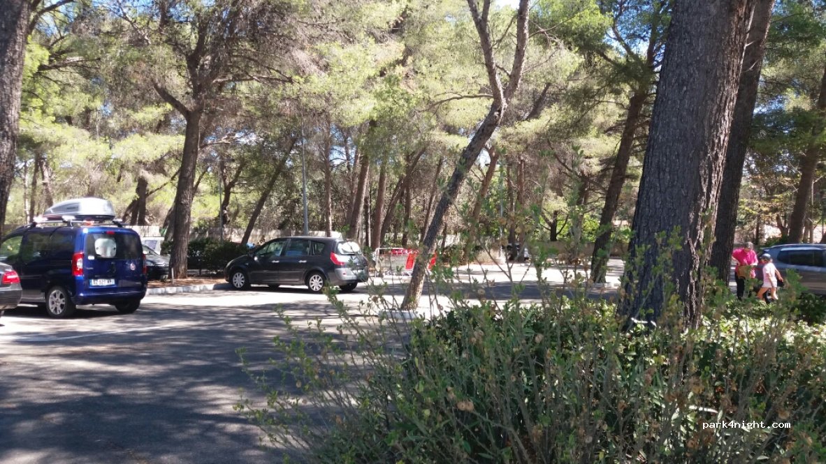 (13500) Martigues - 83 Avenue du Docteur Fleming — foto