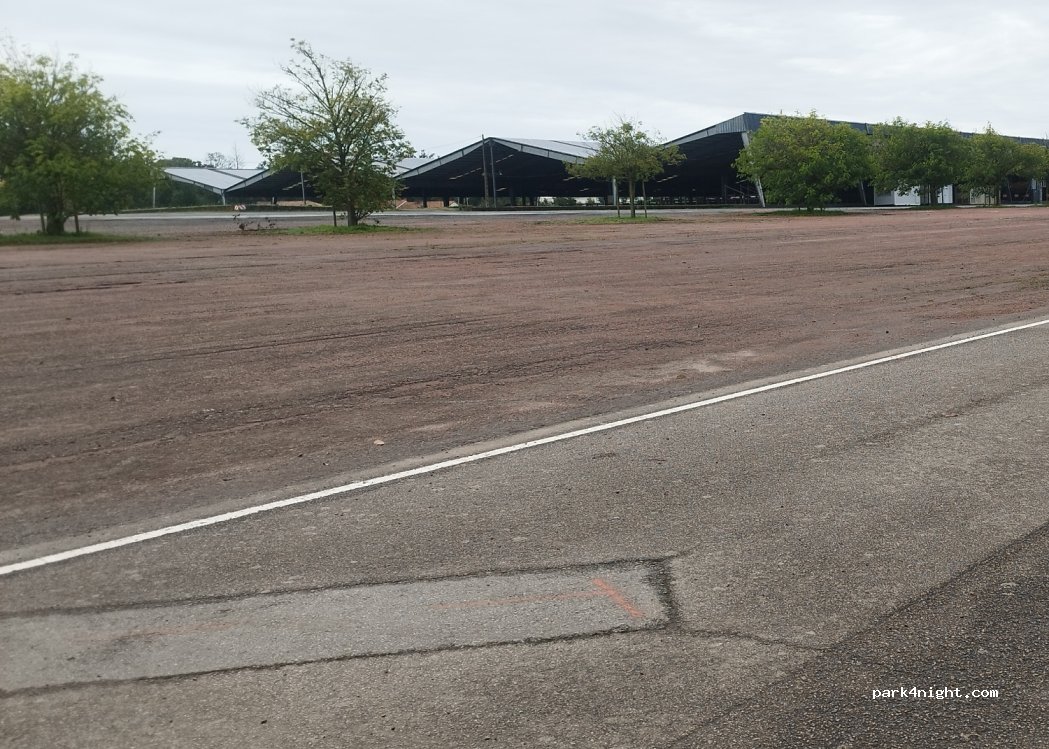 (79200) Parthenay - 151 Boulevard de l'Europe — foto