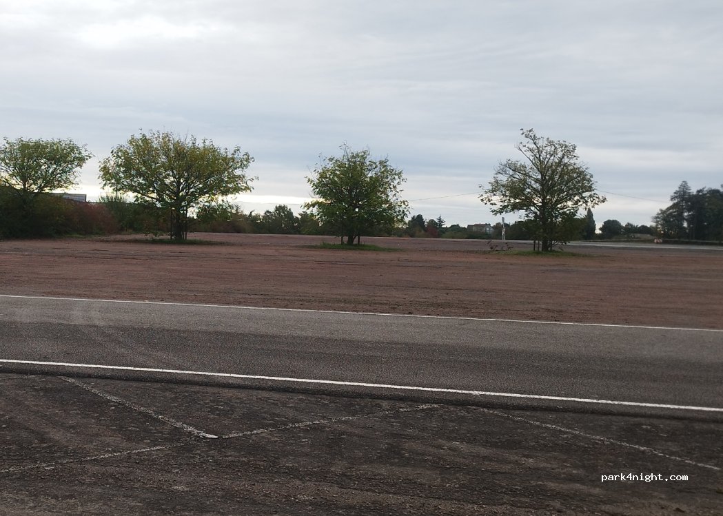 (79200) Parthenay - 151 Boulevard de l'Europe — foto 2