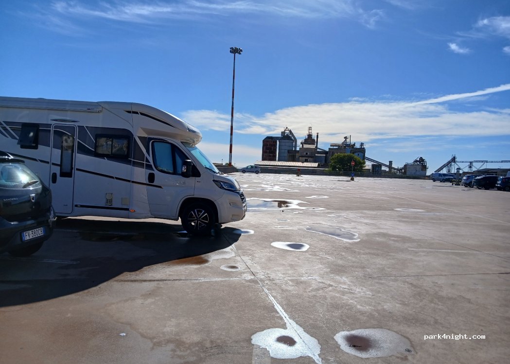 (97100) Ragusa - 26 Via Achille Grandi — foto