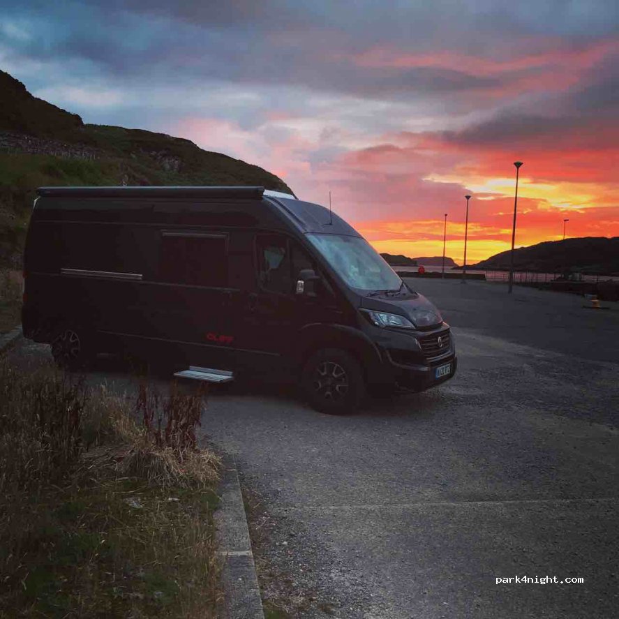 Kinlochbervie Loch Clash Campervan Stopover — foto