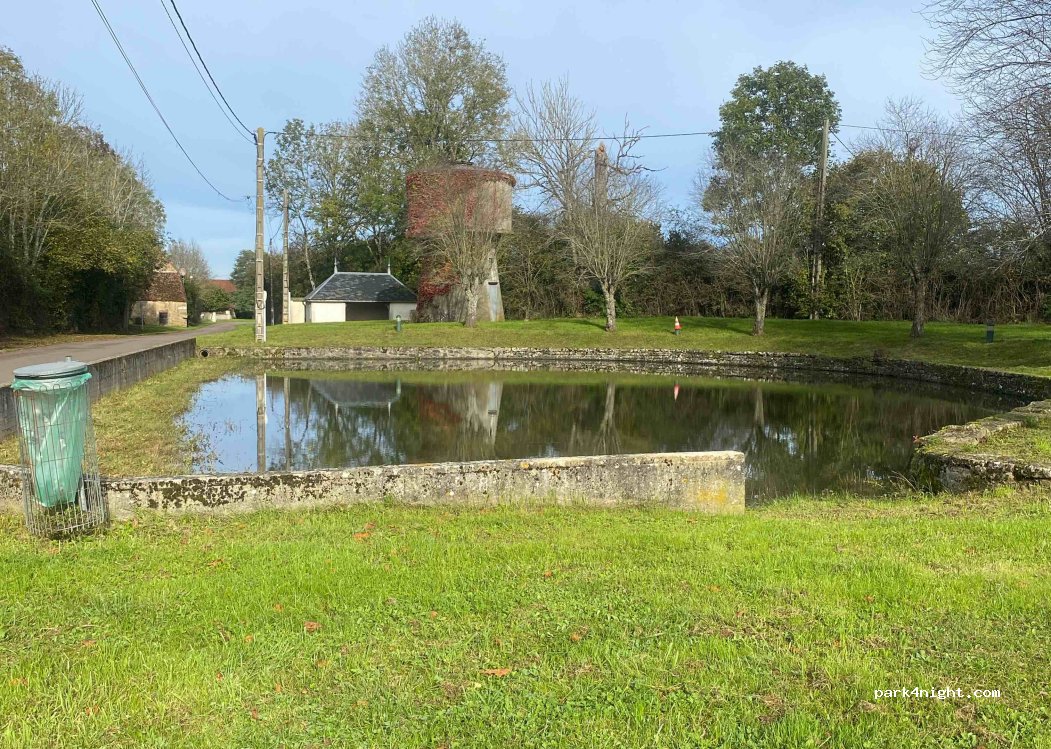(21230) Arnay-le-Duc - 4 Grande Rue — foto 2