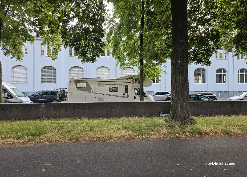 (51105) Köln - 90 Alfred-Schütte-Allee — foto 2