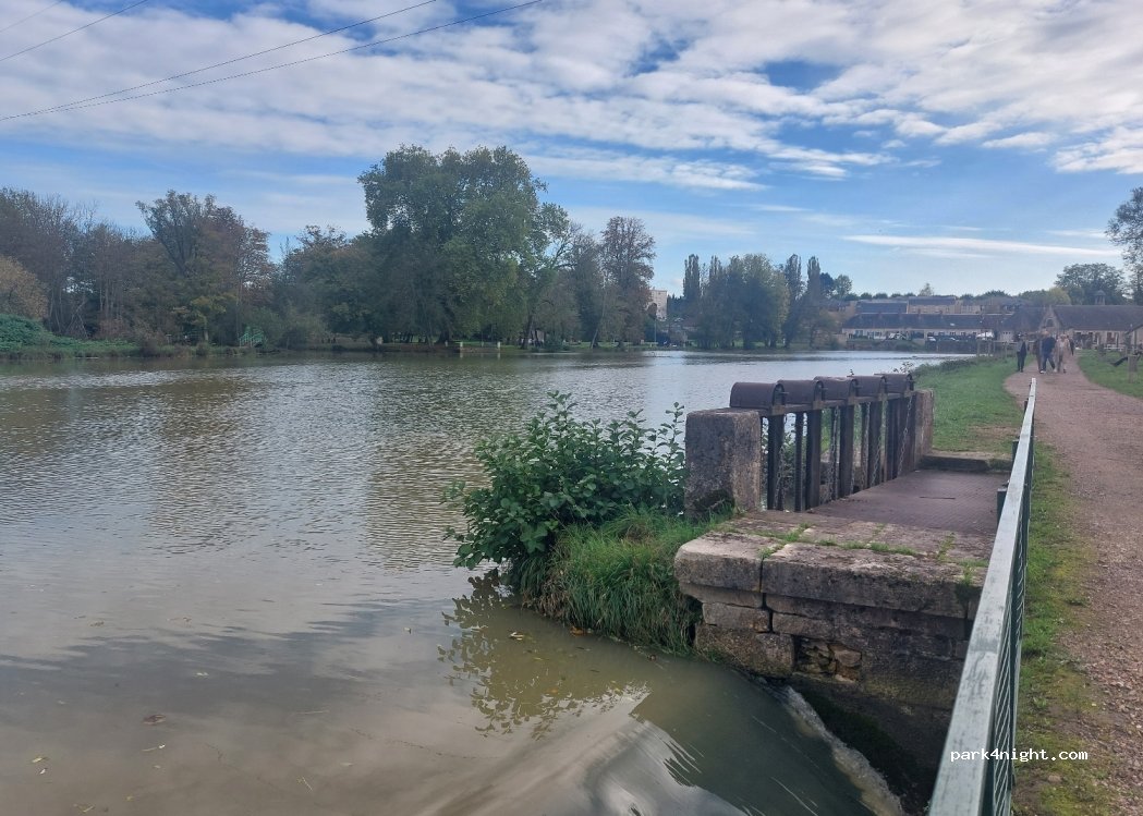 (58320) Parigny-les-Vaux - 14 Bizy — foto 2