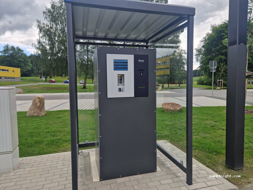 Wohnmobilstellplatz am Badeweiher Wüstenselbitz — foto