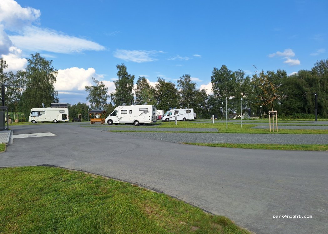 Wohnmobilstellplatz am Badeweiher Wüstenselbitz — foto 4
