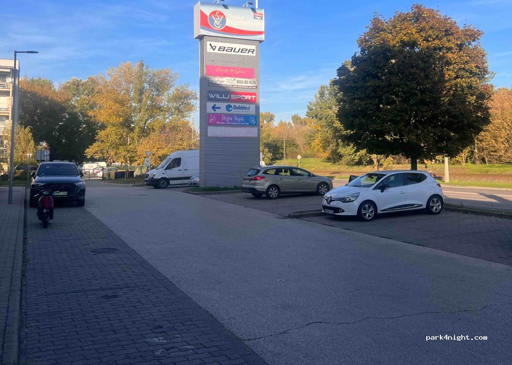 (1048) Budapest - 1 Homoktövis utca — foto 2