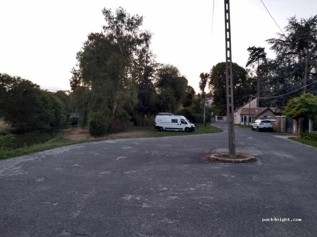 (77390) Chaumes-en-Brie - Chemin du Pré Martin — foto 4