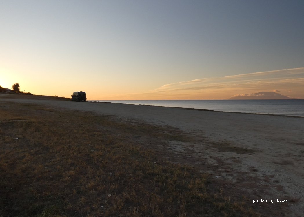 (694 00) Krioneri - Unnamed Road — foto