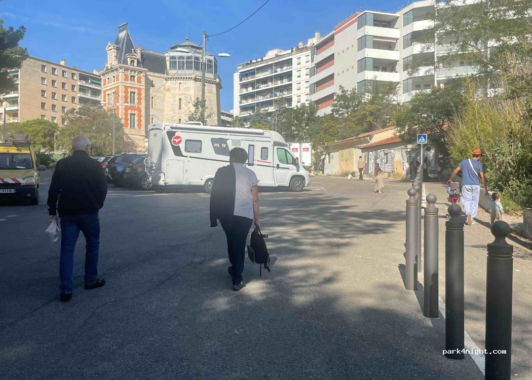 (13004) Marseille - 7 Rue Jeanne Jugan — foto 2