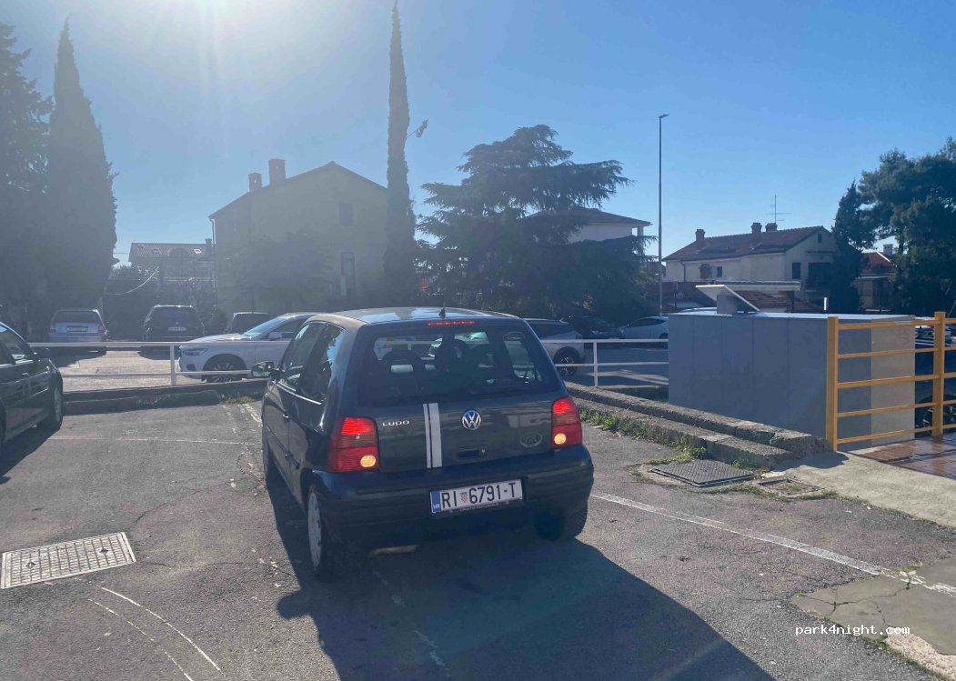 (51000) Rijeka - 1 Trg Viktora Bubnja — foto 2