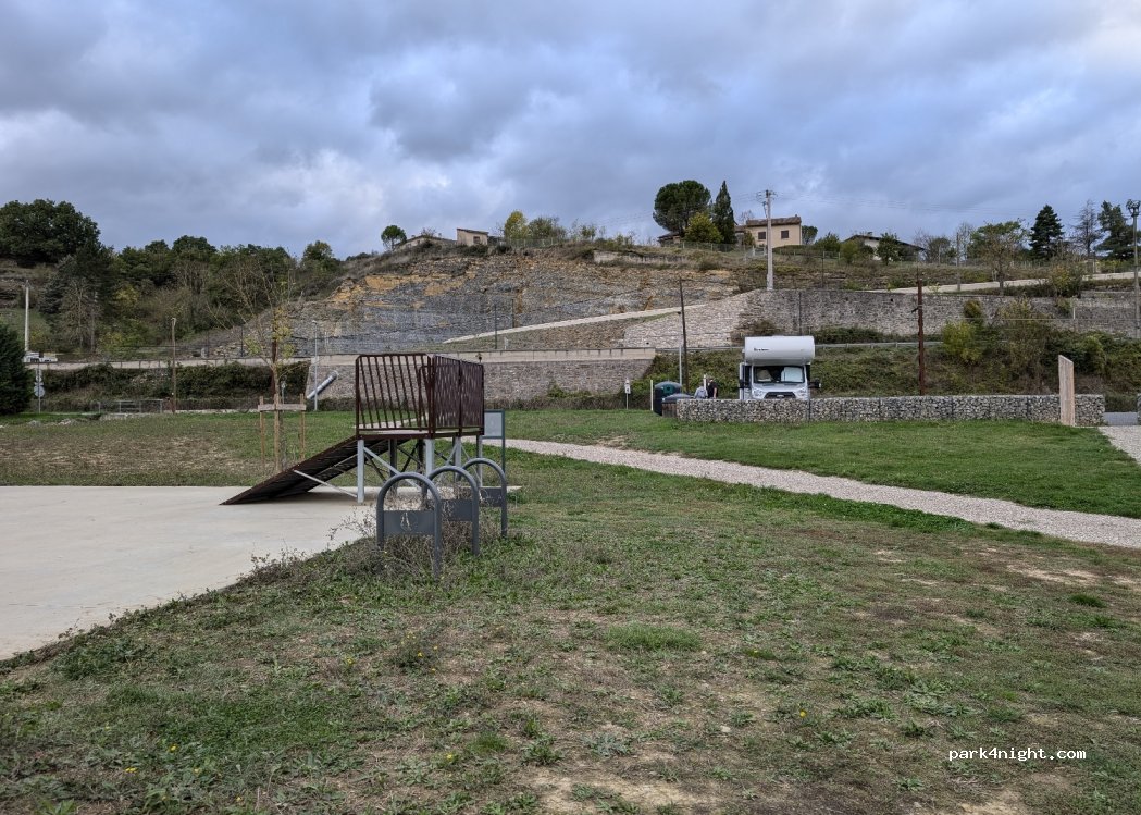 (12100) Saint-Georges-de-Luzençon - 9 Chemin des Rivières — foto