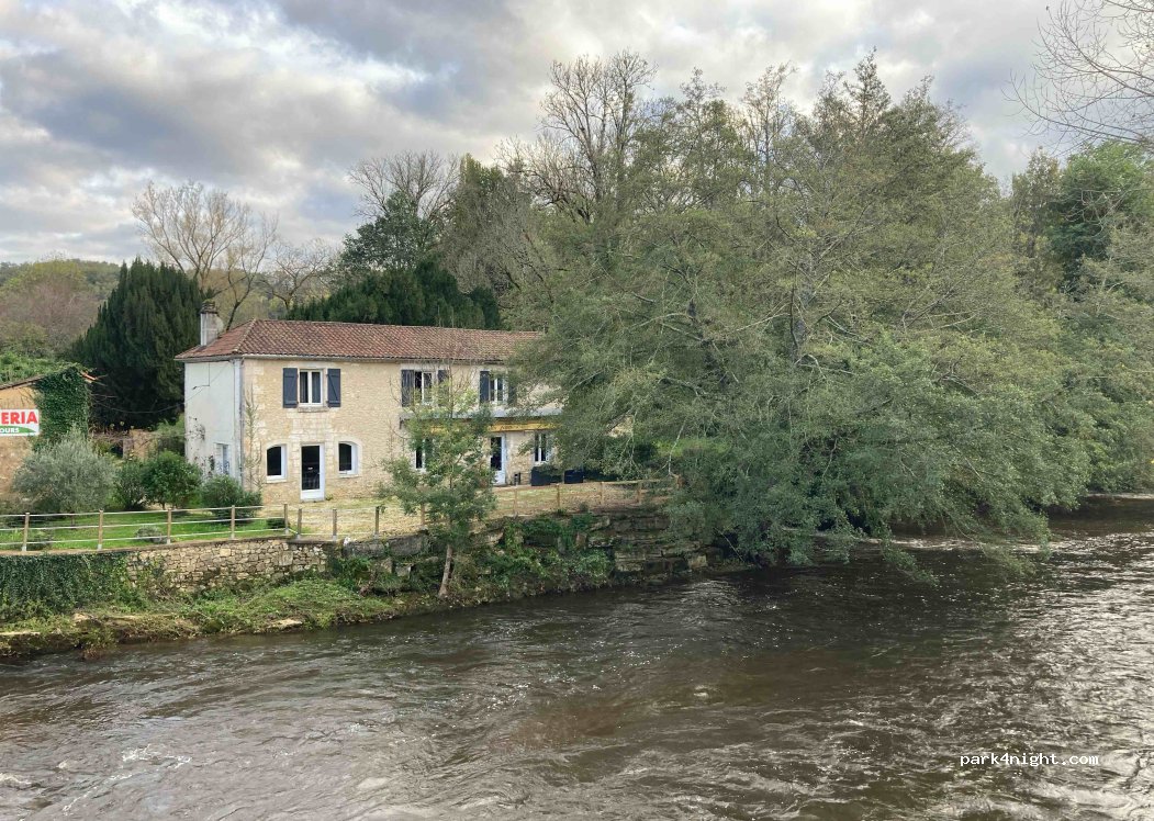 (24420) Saint-Vincent-sur-l'Isle - D705 — foto