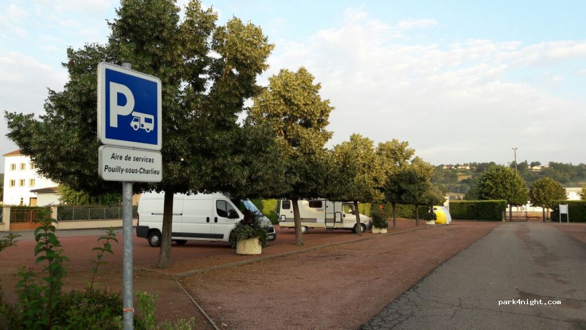 (42190) Charlieu - Place d'Eningen — foto