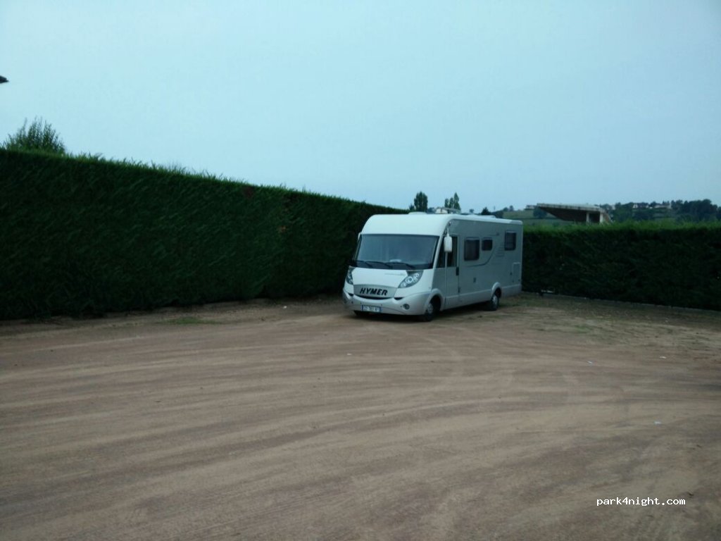 (42190) Charlieu - Place d'Eningen — foto 2