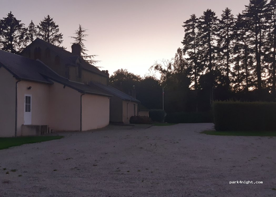(61360) Saint-Quentin-de-Blavou - 11 Le Bourg — foto