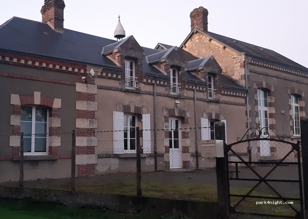 (61360) Saint-Quentin-de-Blavou - 11 Le Bourg — foto 3