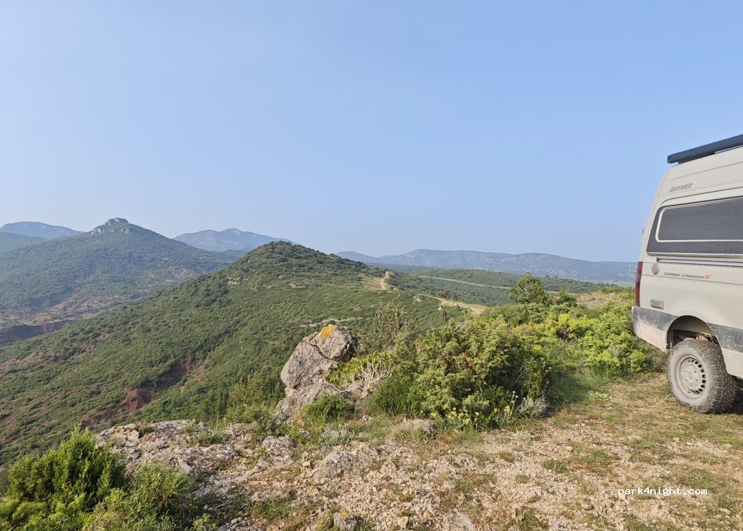 (34725) Saint-Guiraud - Unnamed Road — foto 4