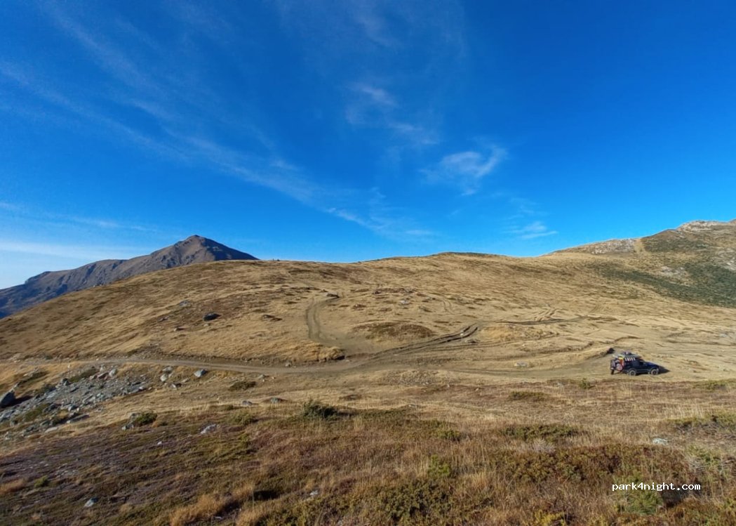 (50000) Junik - Unnamed Road — foto