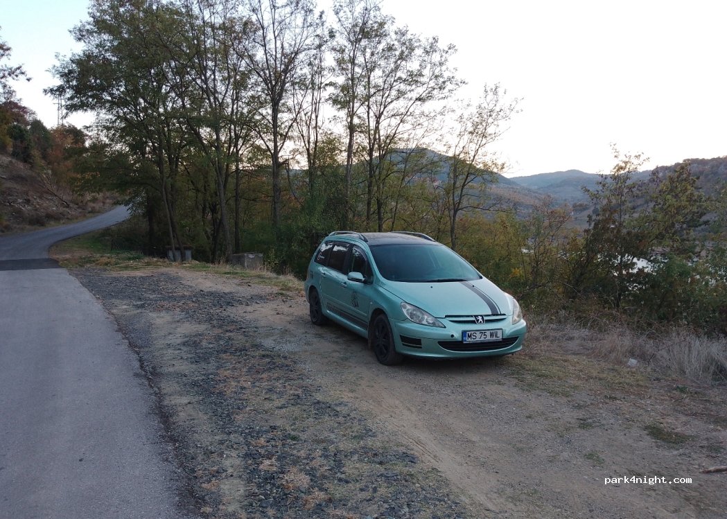 (6746) Pudartsi - Unnamed Road — foto