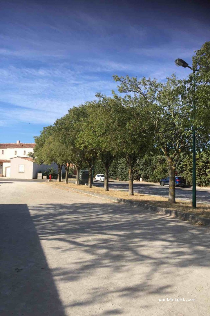 (30320) Poulx - 92 Rue du Vieux Moulin — foto 2