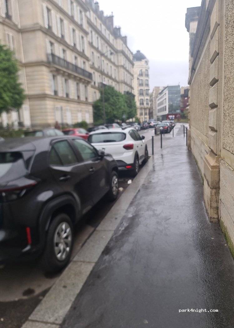(75007) Paris - 198 Rue de l'Université — foto 3