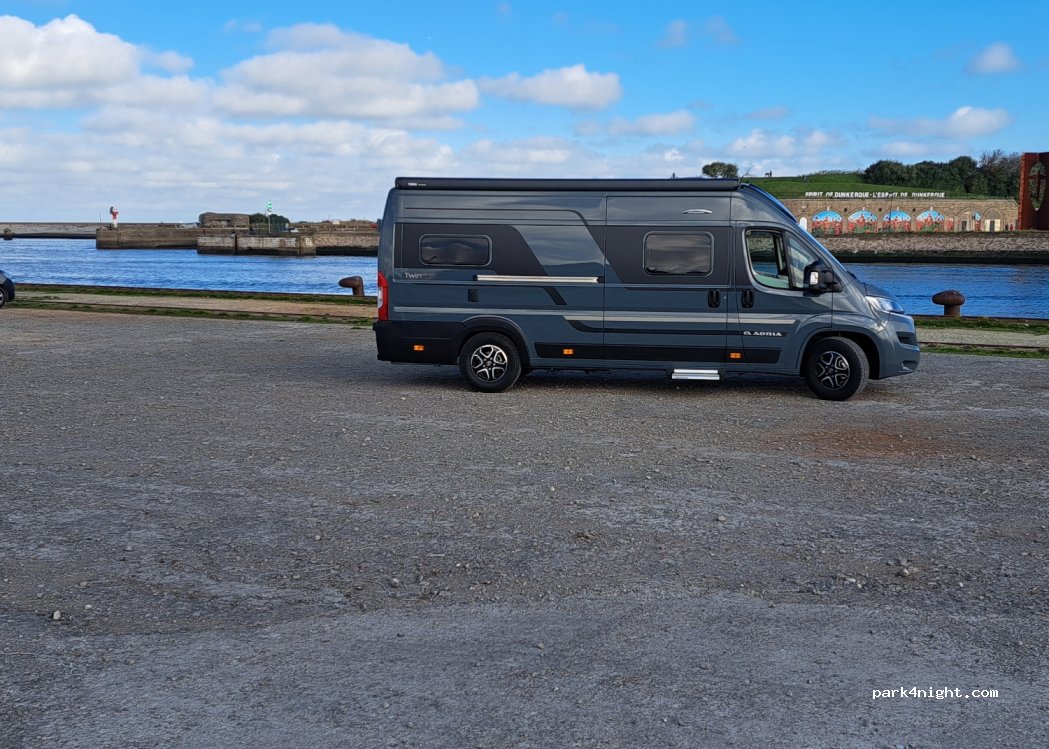 (59140) Dunkerque - 2553 Terre-Plein des Monitors — foto